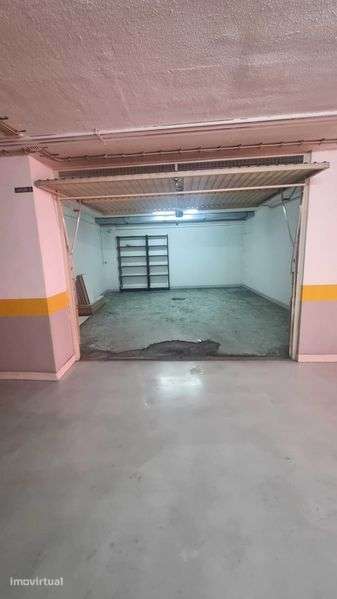 Box de Garagem com 30 m² para Arrendamento | Centro de Odivelas - Grande imagem: 2/9