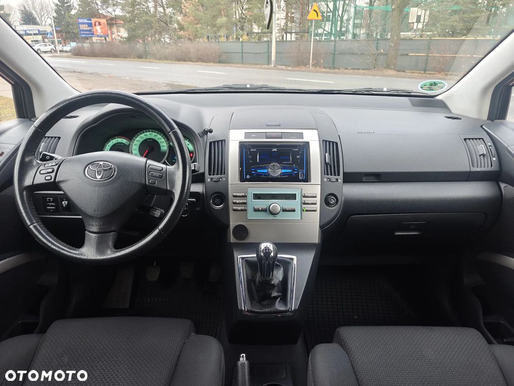 Toyota Corolla Verso 1.8 Luna - 4