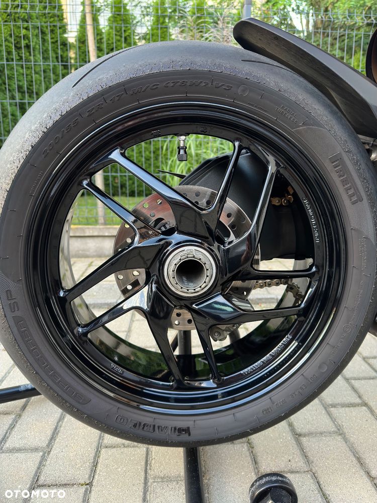 Ducati 1199 Panigale - 17