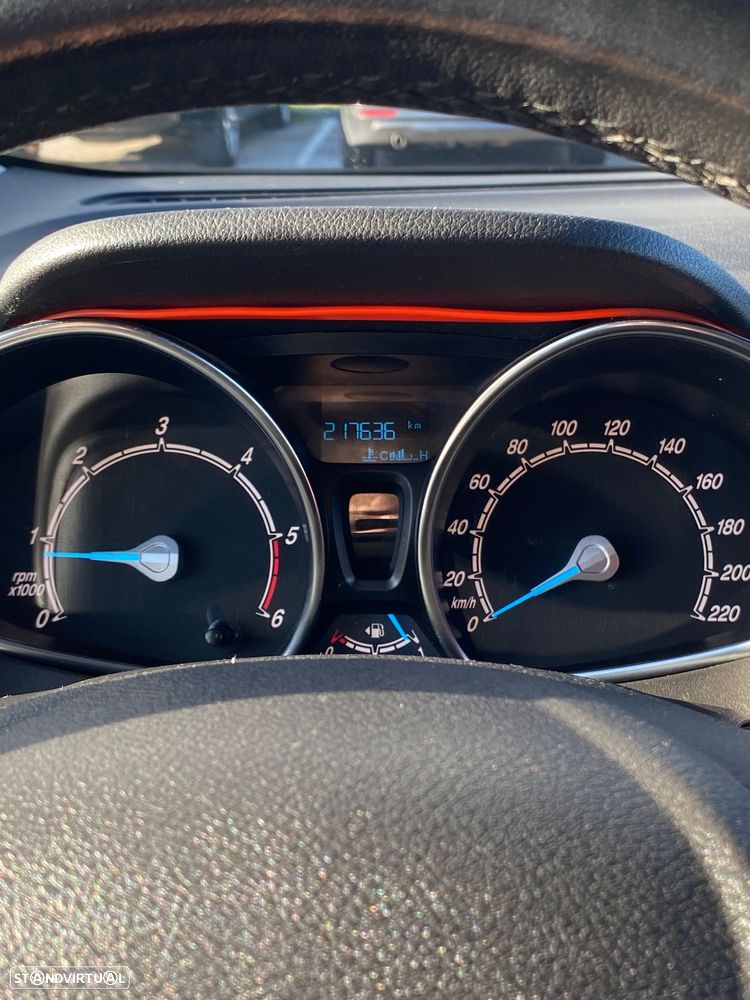 Ford Tourneo Courier 1.5 TDCi Titanium - 14