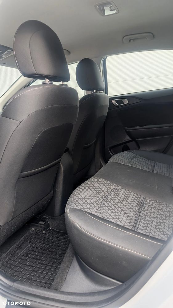 Kia Ceed 1.6 CRDi SCR M - 8