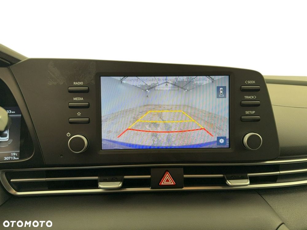 Hyundai Elantra - 20