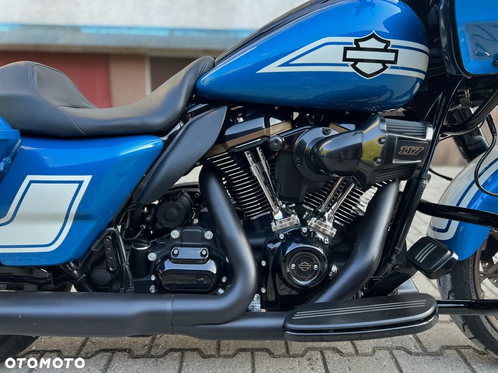 Harley-Davidson Touring Road Glide - 11