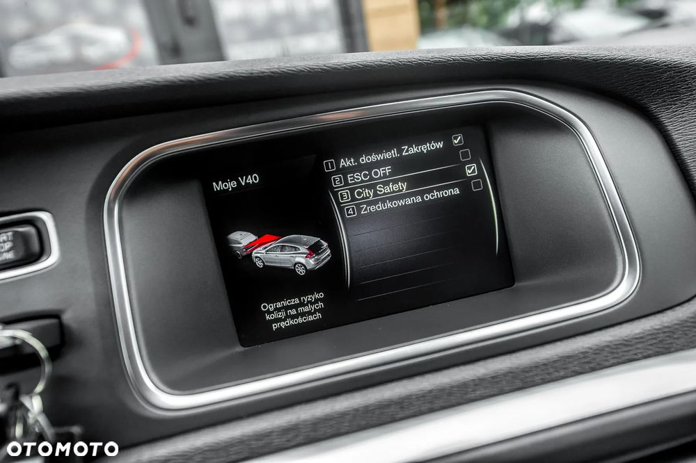 Volvo V40 D4 Drive-E R-Design Momentum - 31