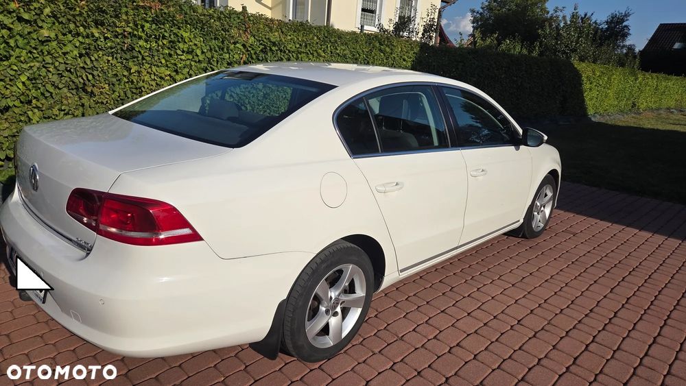 Volkswagen Passat 2.0 TDI Comfortline - 4