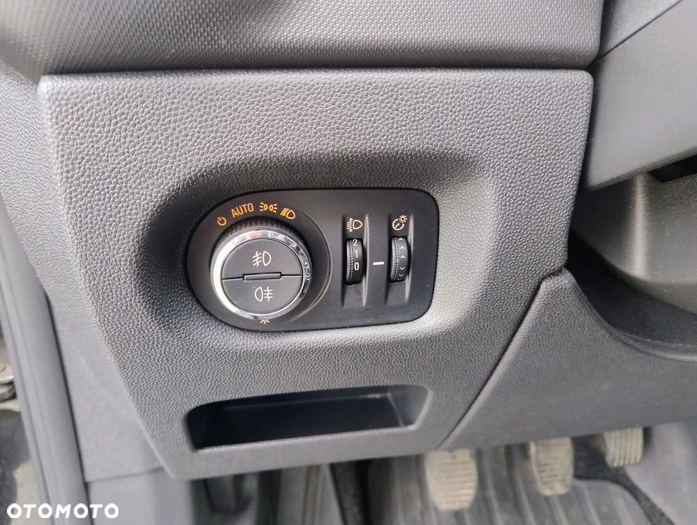 Opel Corsa 1.4 16V Navi - 15