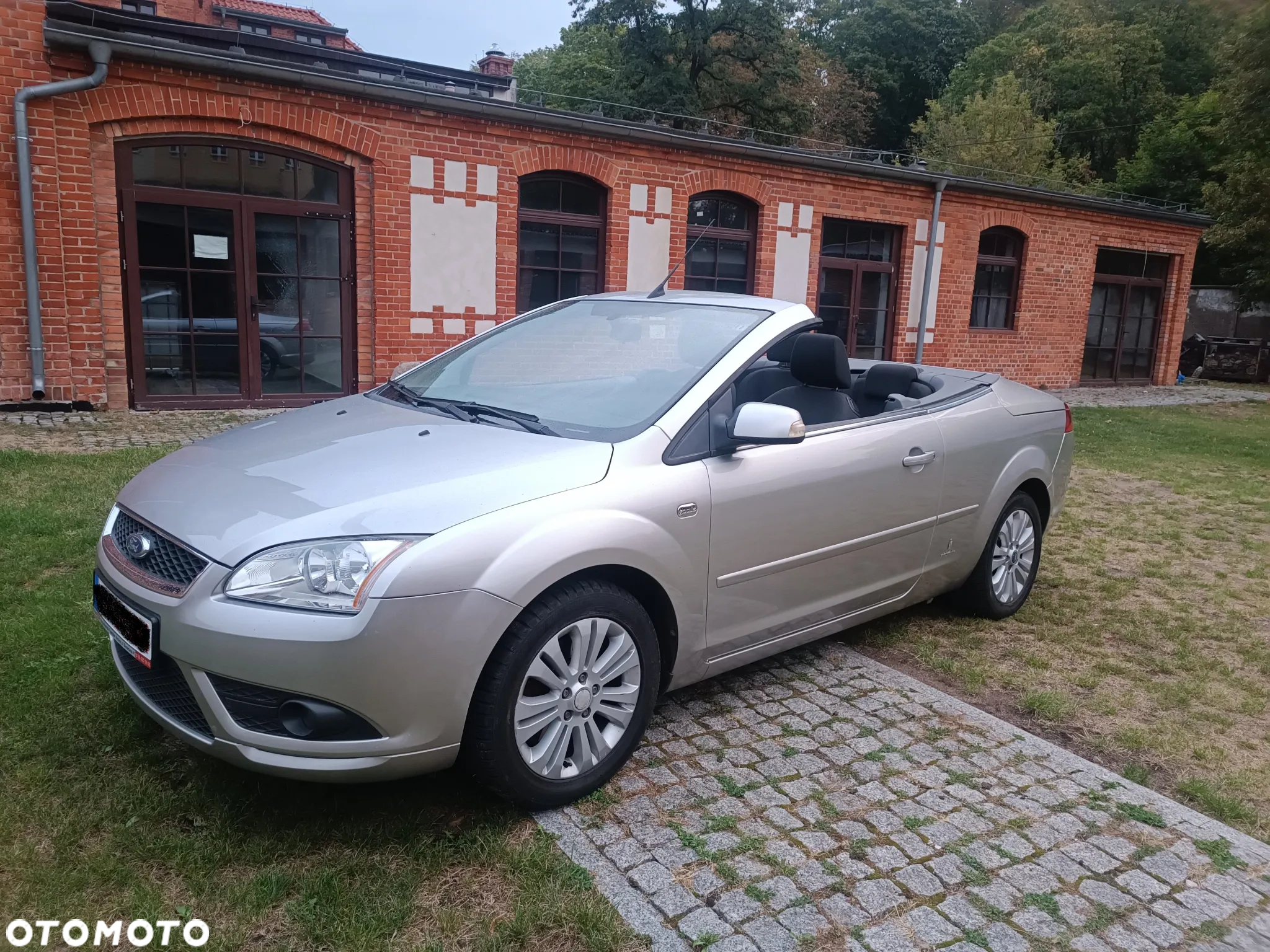 Ford Focus Coupe-Cabriolet 2.0 16V Titanium - 32