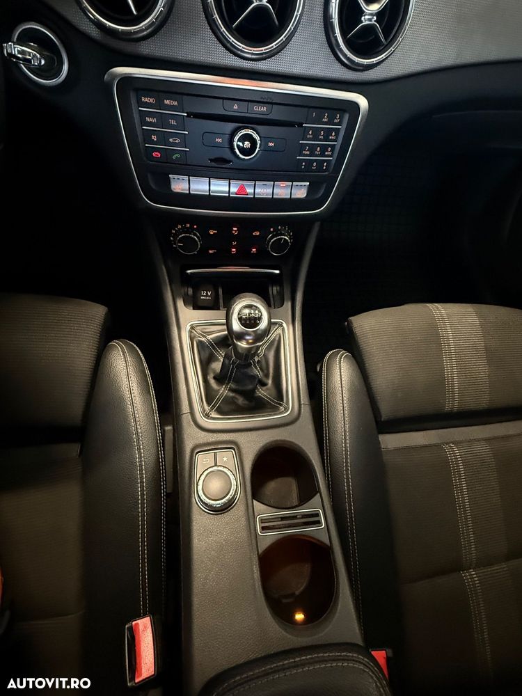 Mercedes-Benz CLA 180 Standard - 10