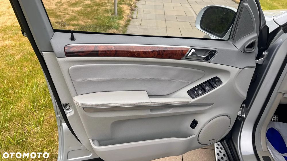 Mercedes-Benz ML 63 AMG 4-Matic - 15
