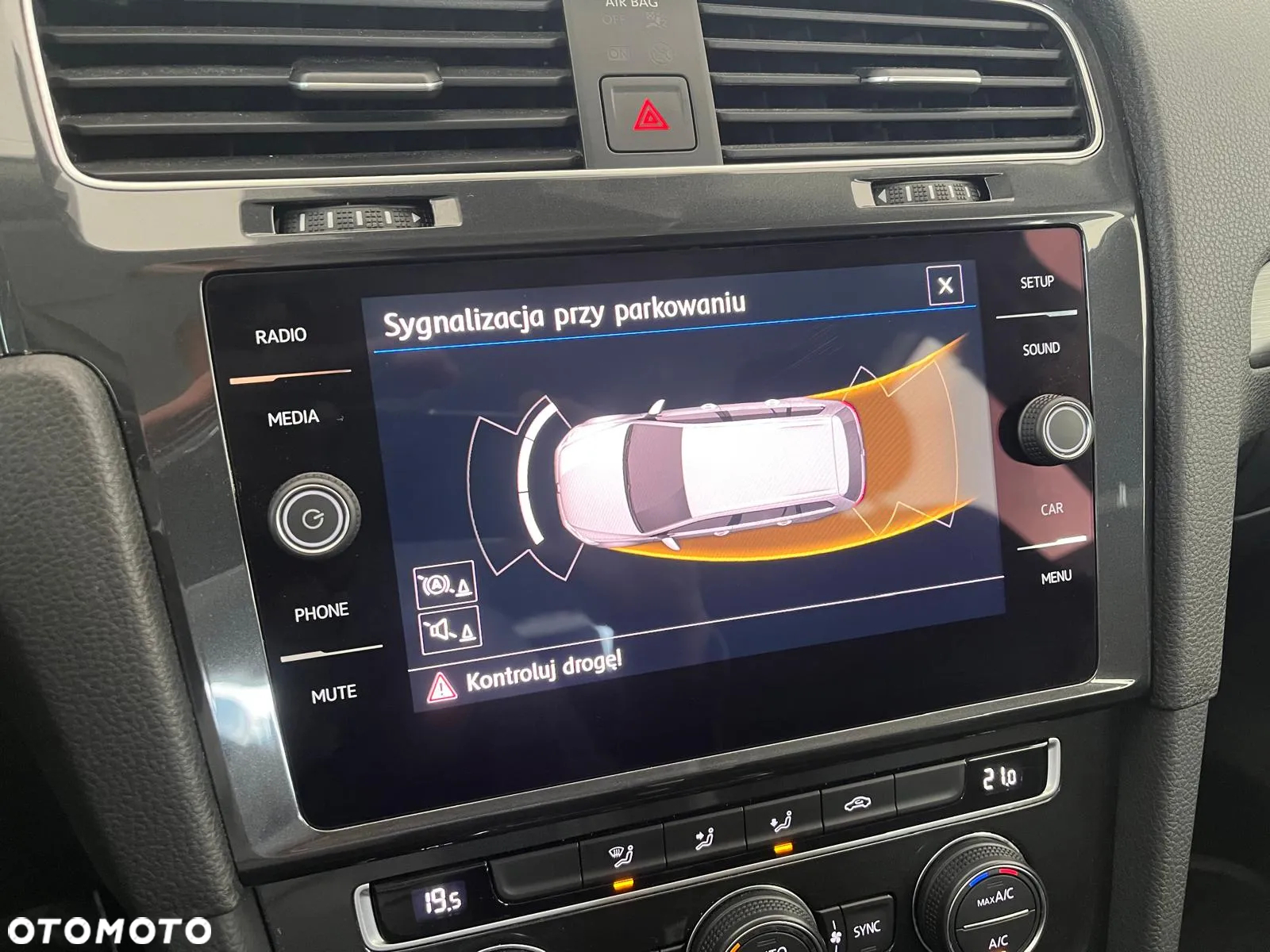 Volkswagen Golf VII 1.5 TSI BMT Comfortline DSG - 30