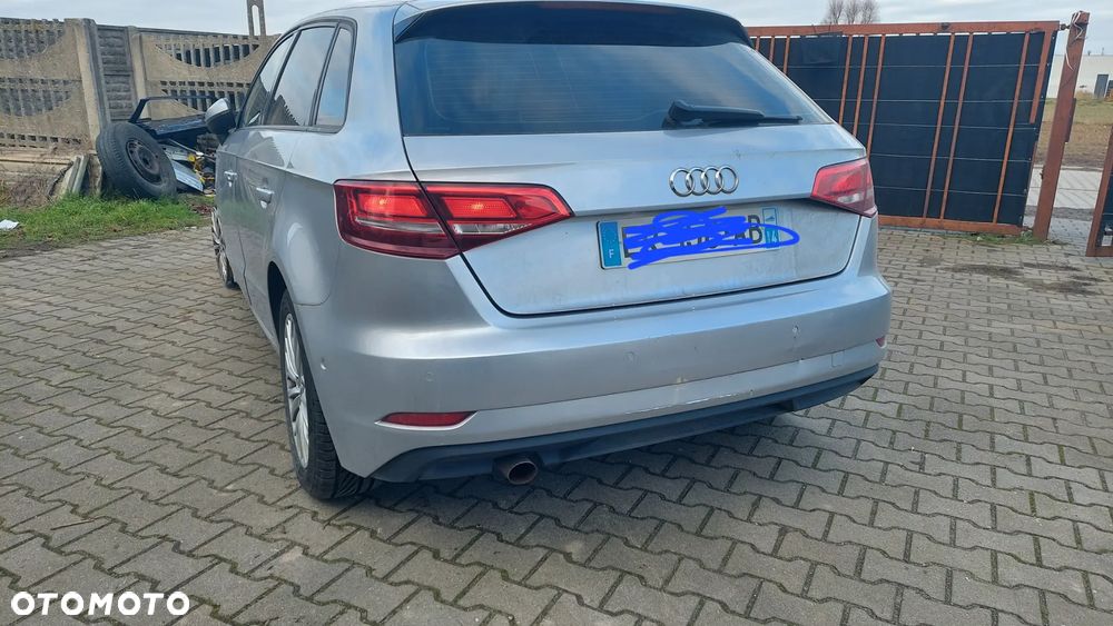Audi A3 Sportback 1.6 TDI S tronic sport - 2