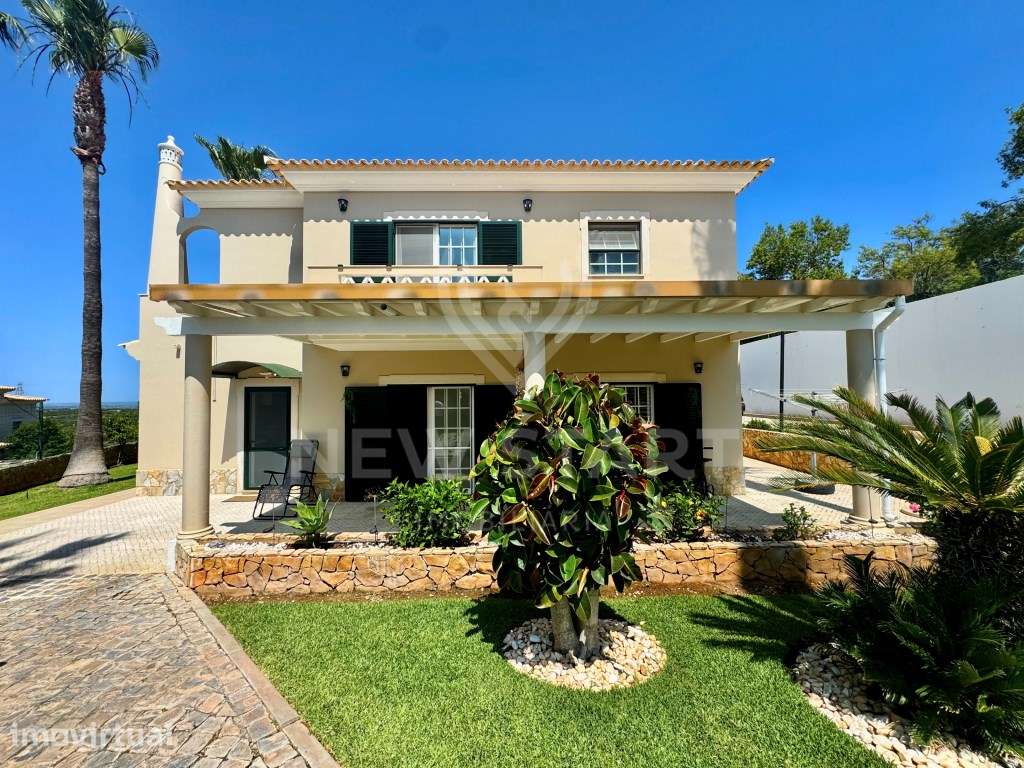 Moradia T5 com piscina, jardim e vista mar em Estoi - Grande imagem: 2/37