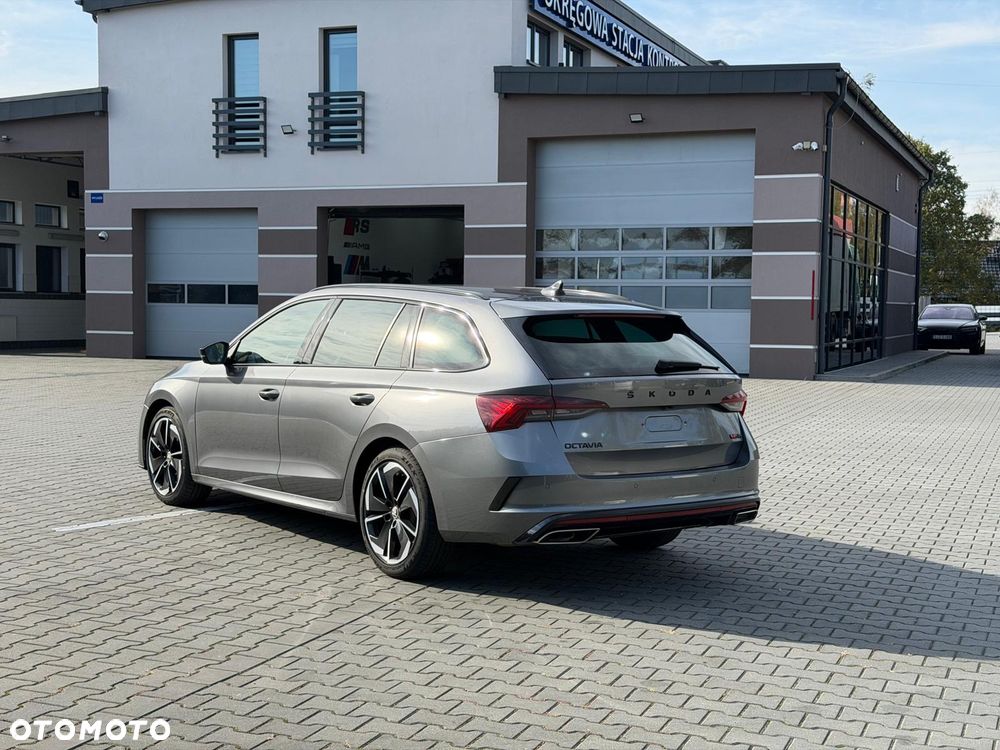Skoda Octavia 2.0 TDI DSG RS Plus - 23