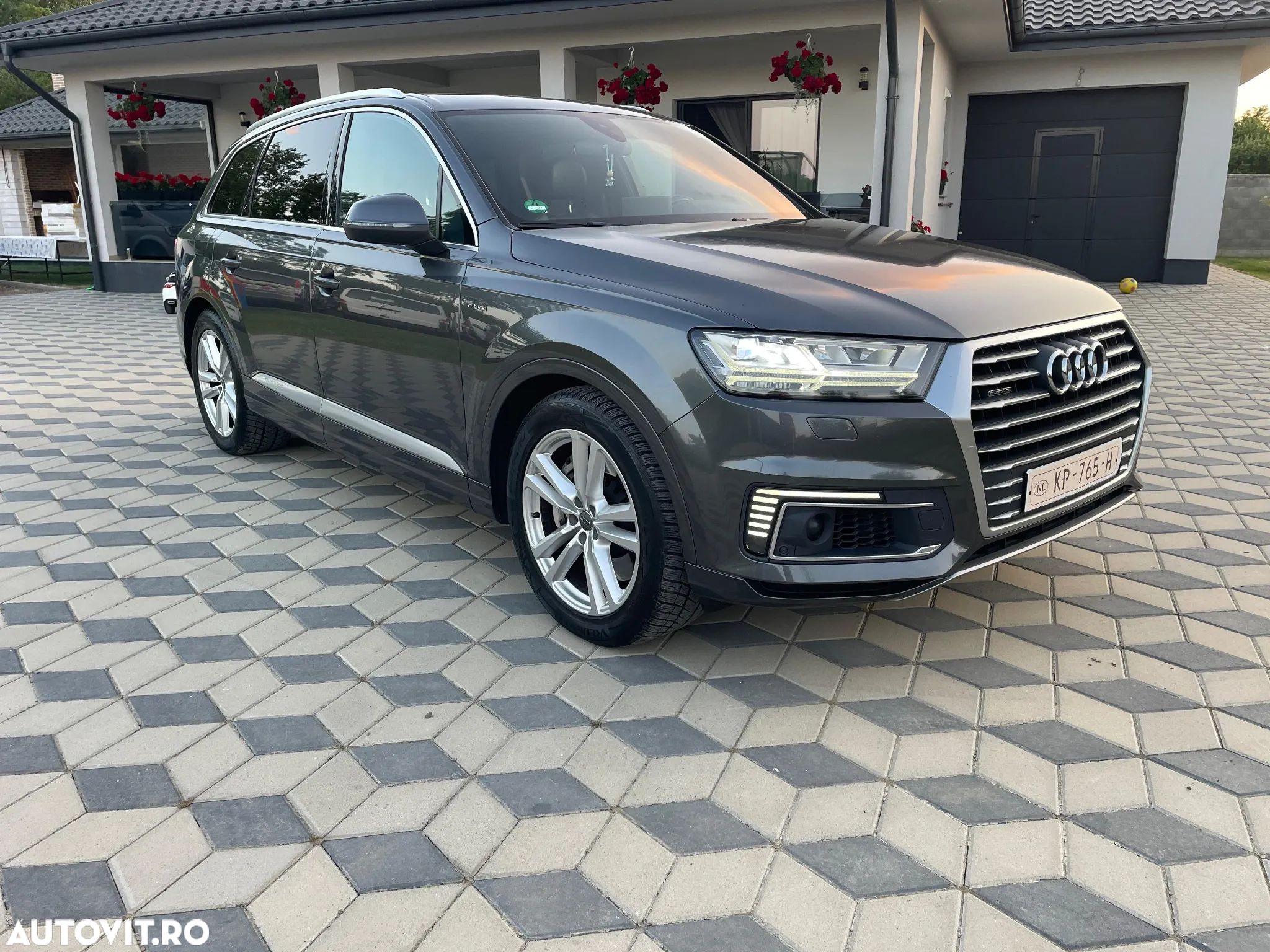 Audi Q7 - 1