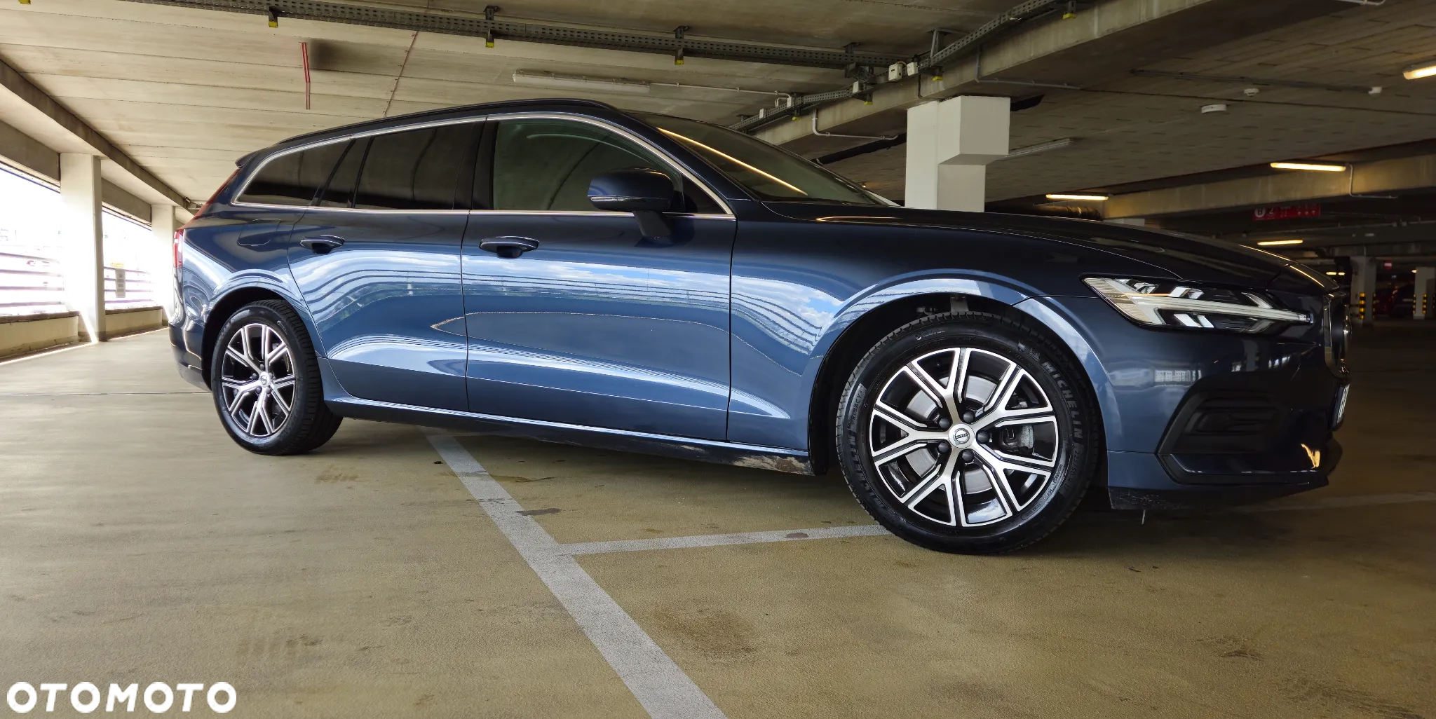 Volvo V60 B4 D Plus Dark - 2