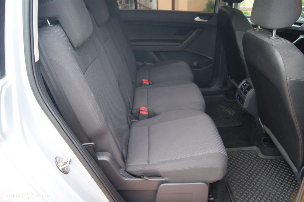 Volkswagen Touran 2.0 TDI SCR DSG Comfortline - 23