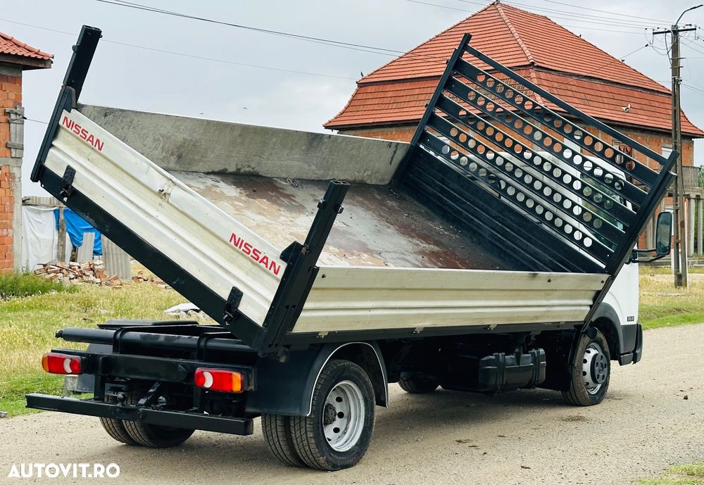 Nissan Cabstar - 4