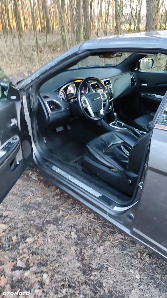 Chrysler 200 - 29
