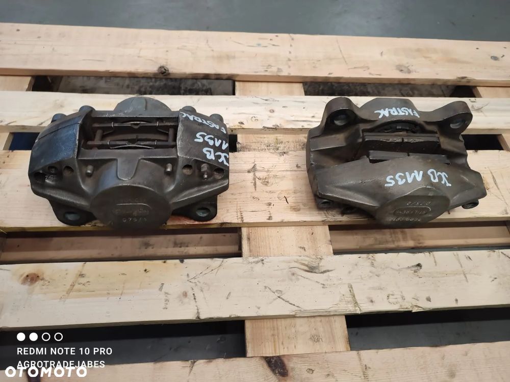 Zacisk hamulca 90000014 90000015 JCB 1135 Fastrac - 2