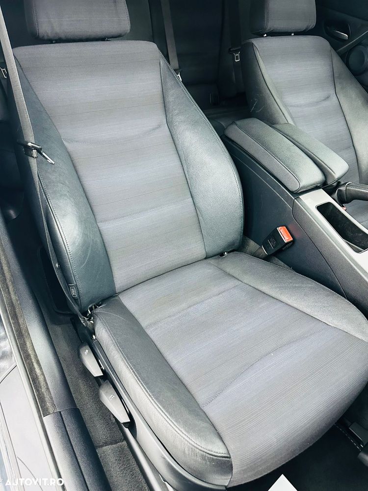 BMW Seria 3 318d DPF Edition Exclusive - 23