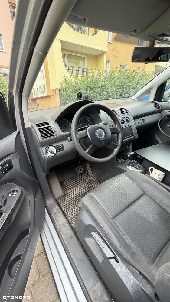 Volkswagen Touran - 5