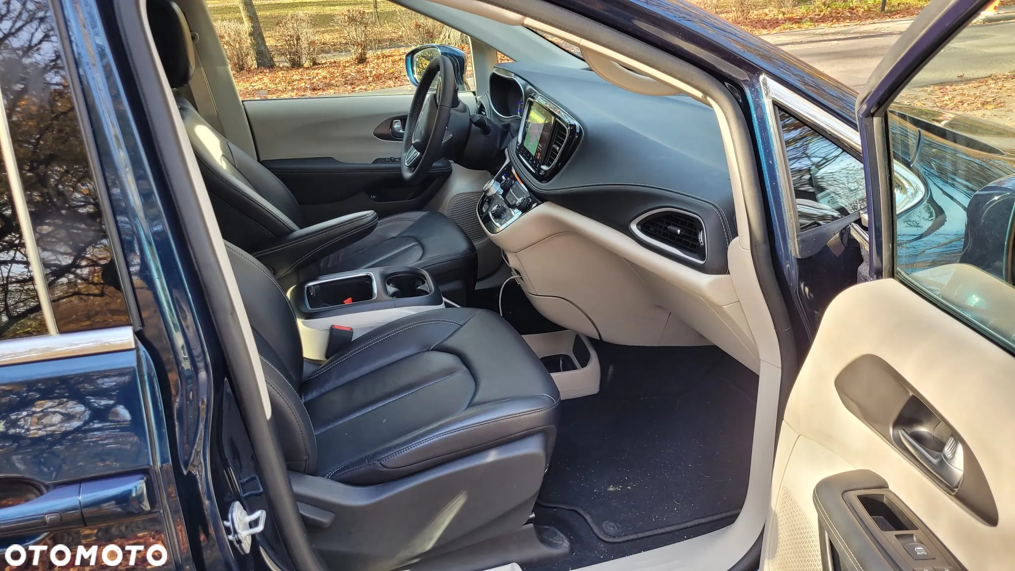 Chrysler Pacifica - 13