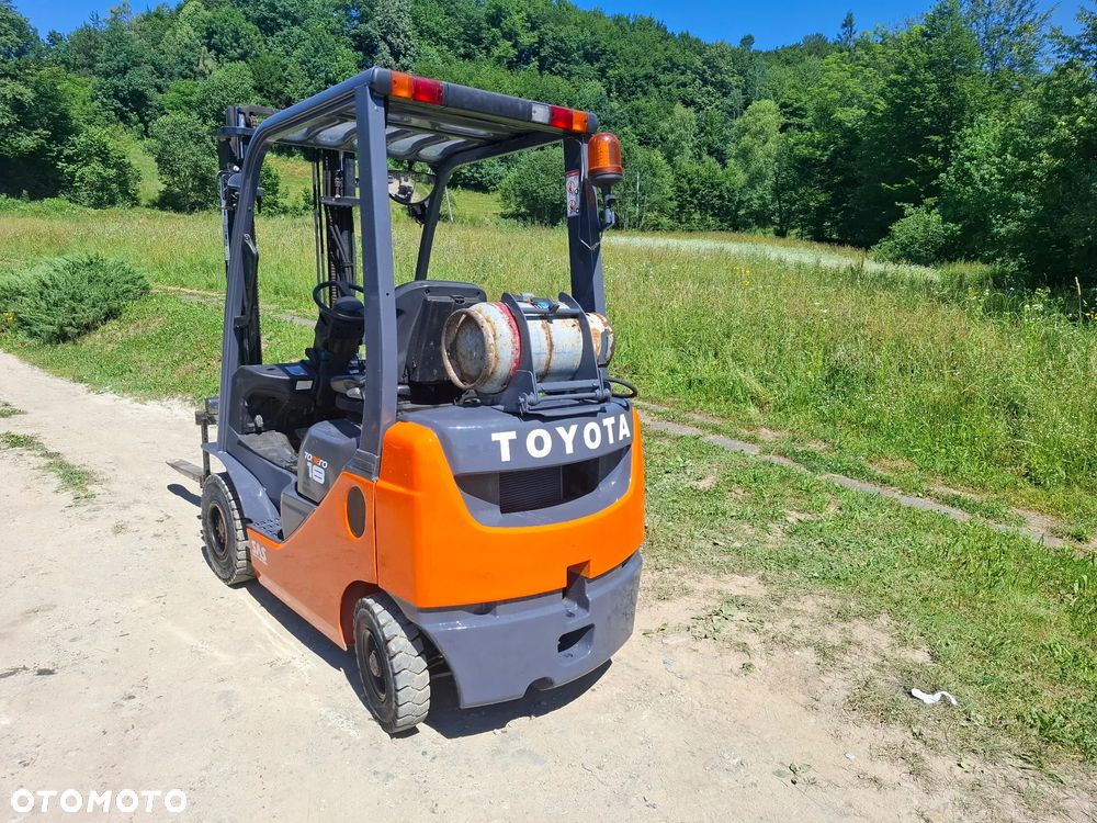 Toyota 8fg18 - 3