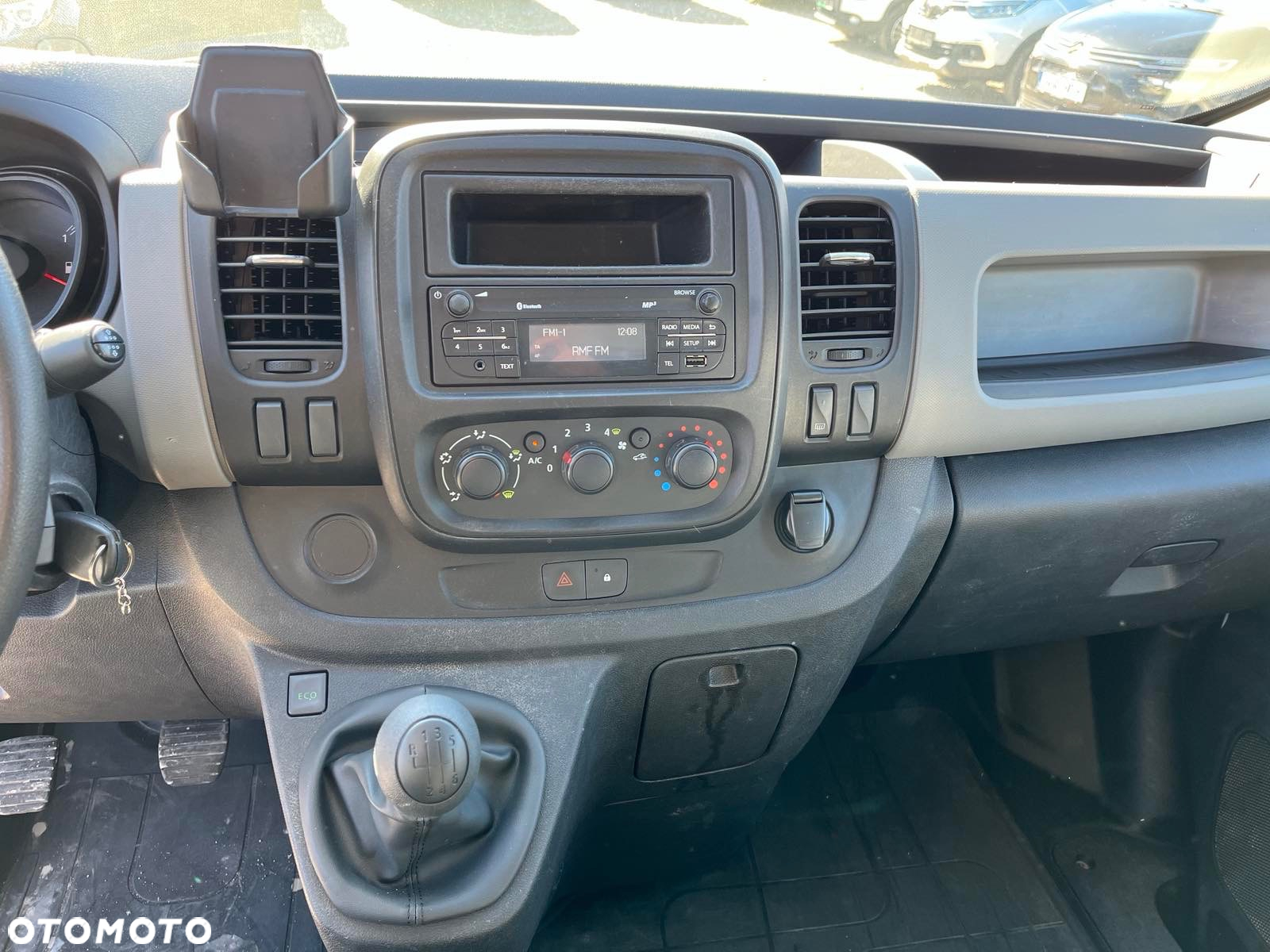 Renault Trafic - 16