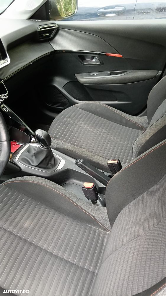 Peugeot 208 1.2 L PureTech STT Active - 10
