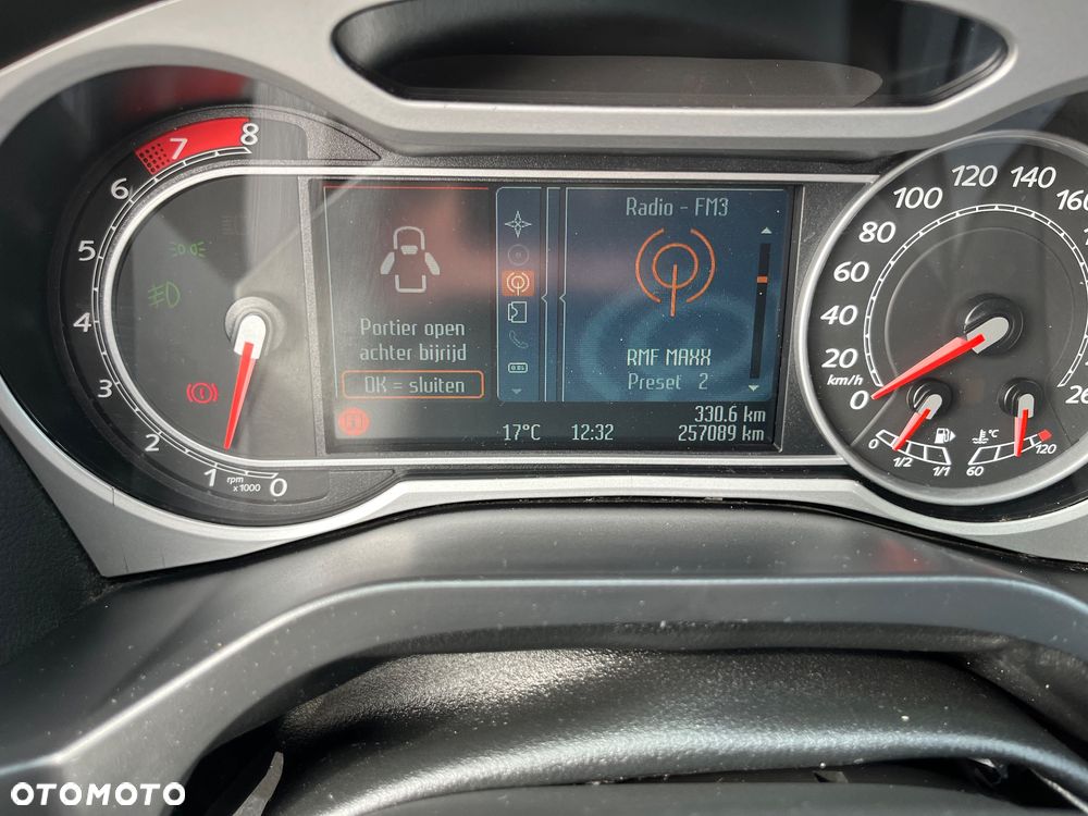Ford S-Max - 9