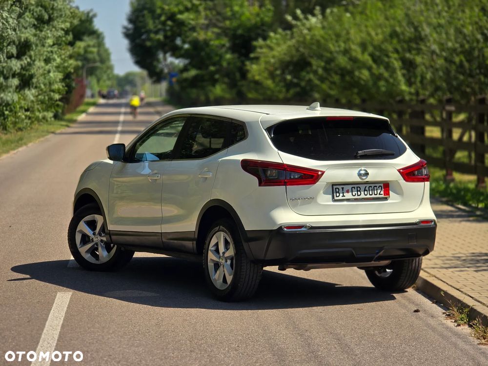 Nissan Qashqai 1.6 DCi Xtronic TEKNA - 4