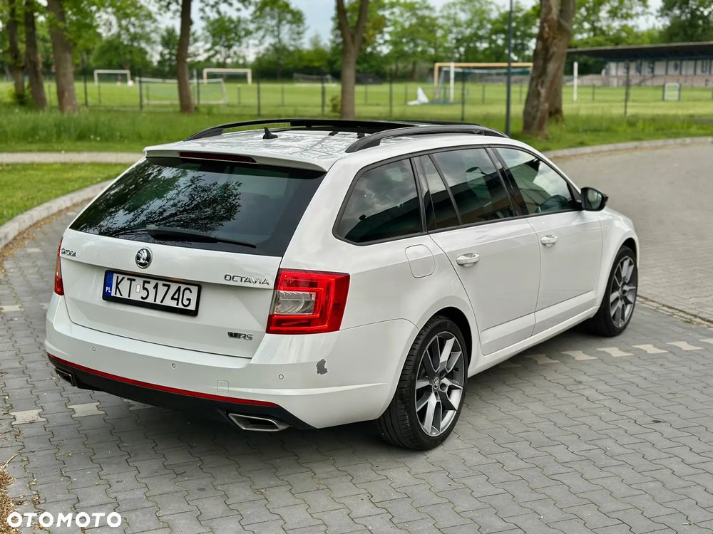 Skoda Octavia 2.0 TDI DSG RS - 9