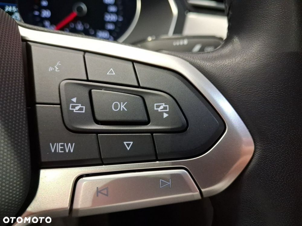 Volkswagen Passat - 26