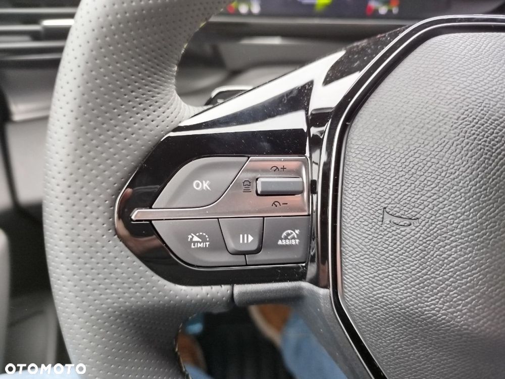Peugeot 408 - 25