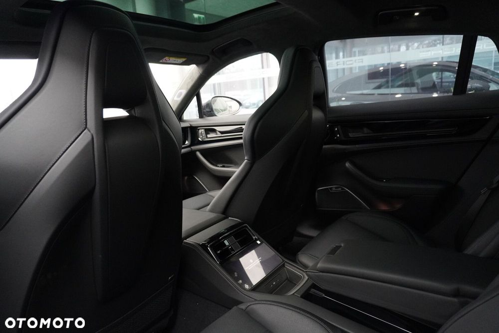 Porsche Panamera GTS - 32