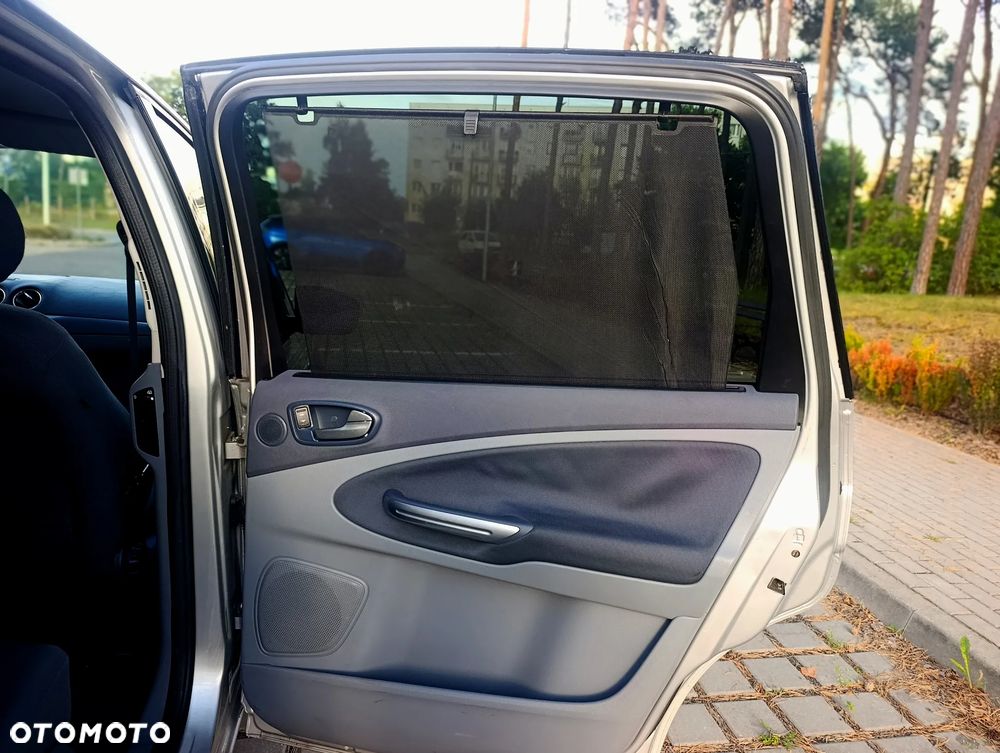 Ford S-Max - 19