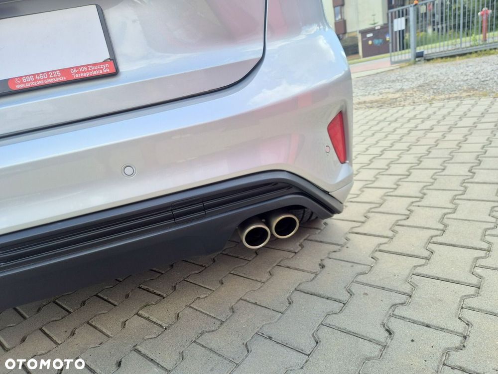 Ford Focus 1.0 EcoBoost Hybrid ST-LINE - 11