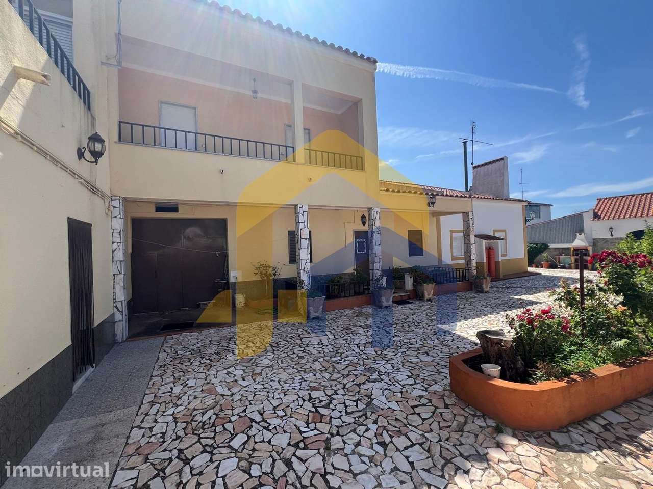 Moradia T4, no centro de Estremoz com quintal - Grande imagem: 4/58