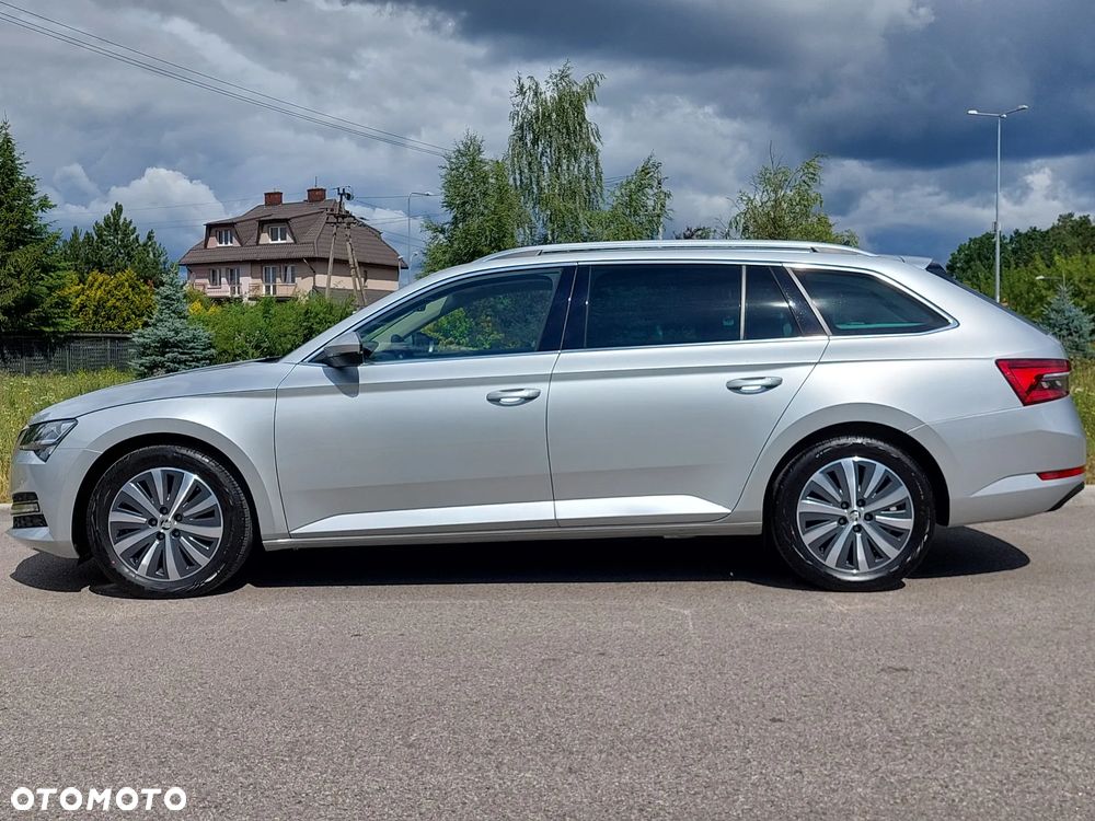 Skoda Superb 2.0 TDI SCR Style DSG - 2