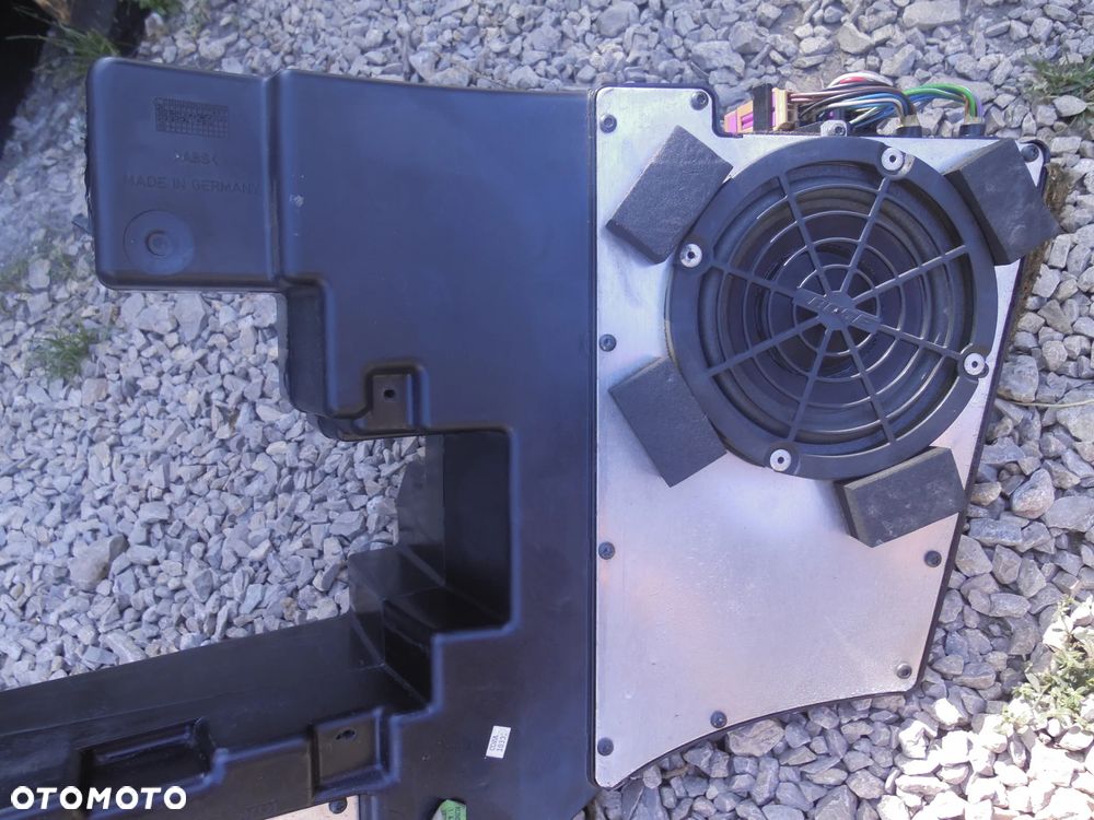 AUDI A4 B5 AVANT KOMBI SUBWOOFER GŁOŚNIK BOSE 8D9035381B - 3