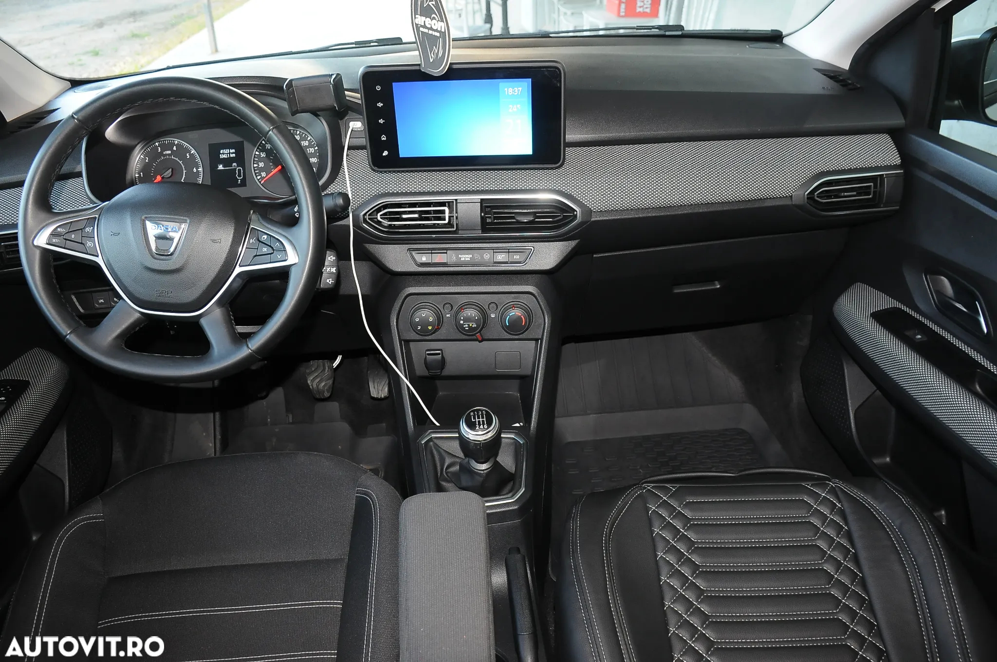 Dacia Logan TCe 90 Essential - 6
