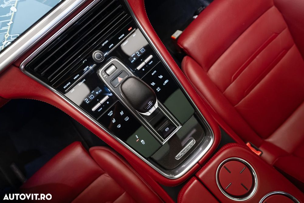 Porsche Panamera - 17
