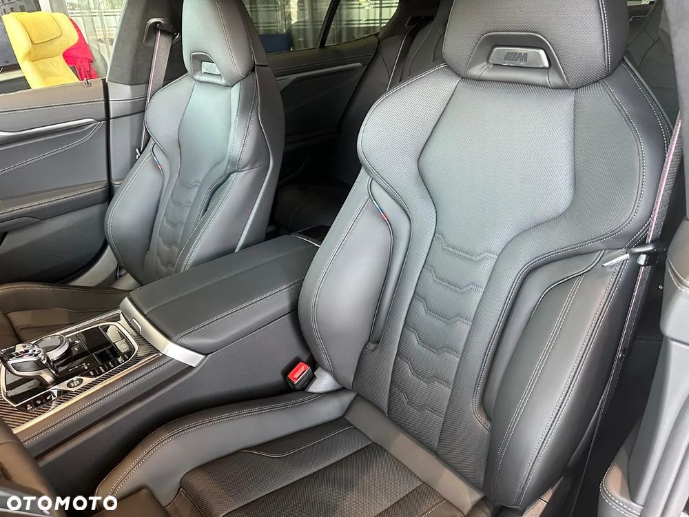 BMW Seria 8 - 17