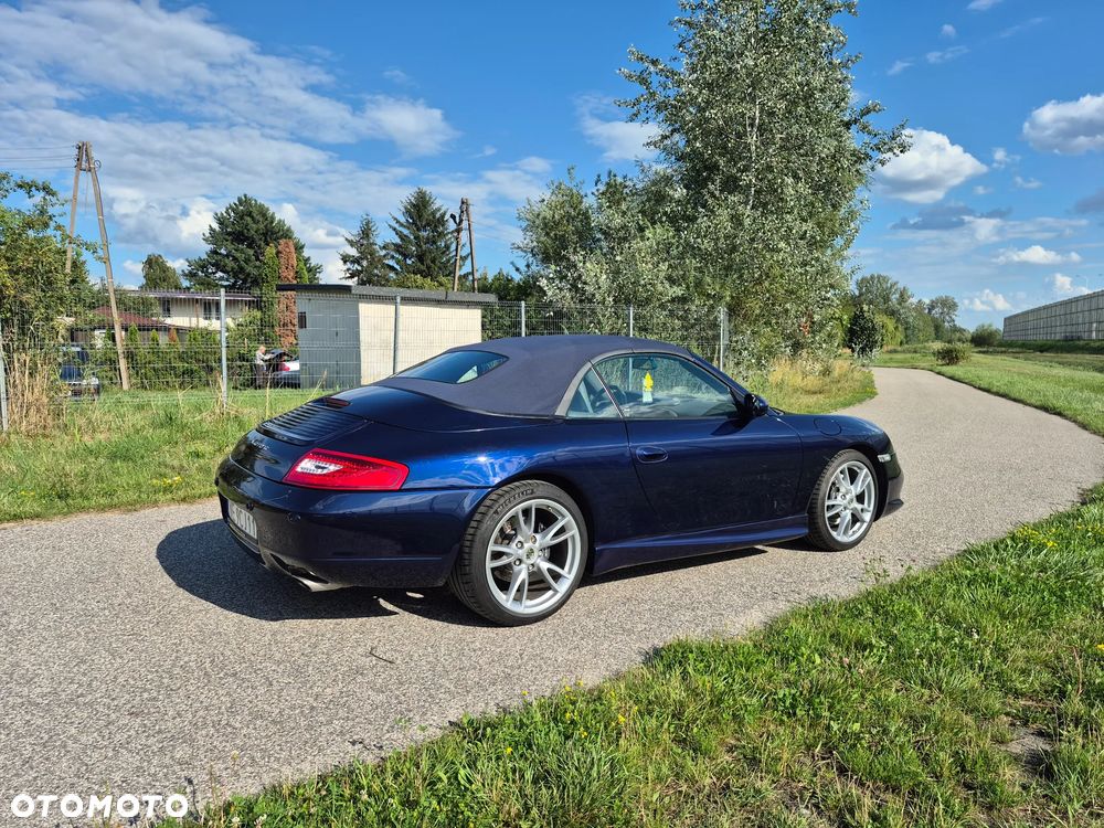 Porsche 911 Carrera - 4