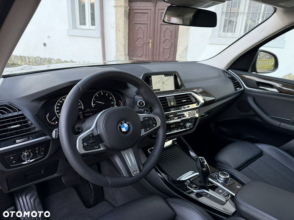 BMW X3 xDrive20i Advantage - 34