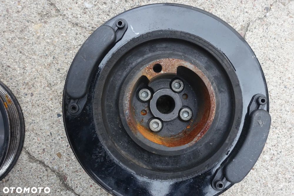 KOŁO PASOWE POMPY OBUDOWA OSŁONA ROZRZĄDU VW LT 2.5 TDI - 7