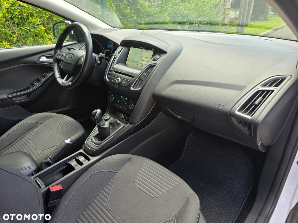 Ford Focus 1.0 EcoBoost Titanium - 33