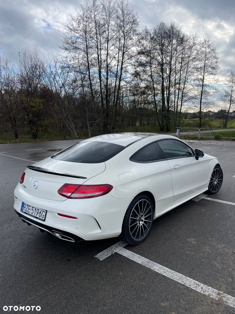 Mercedes-Benz Klasa C 300 9G-TRONIC AMG Line - 11