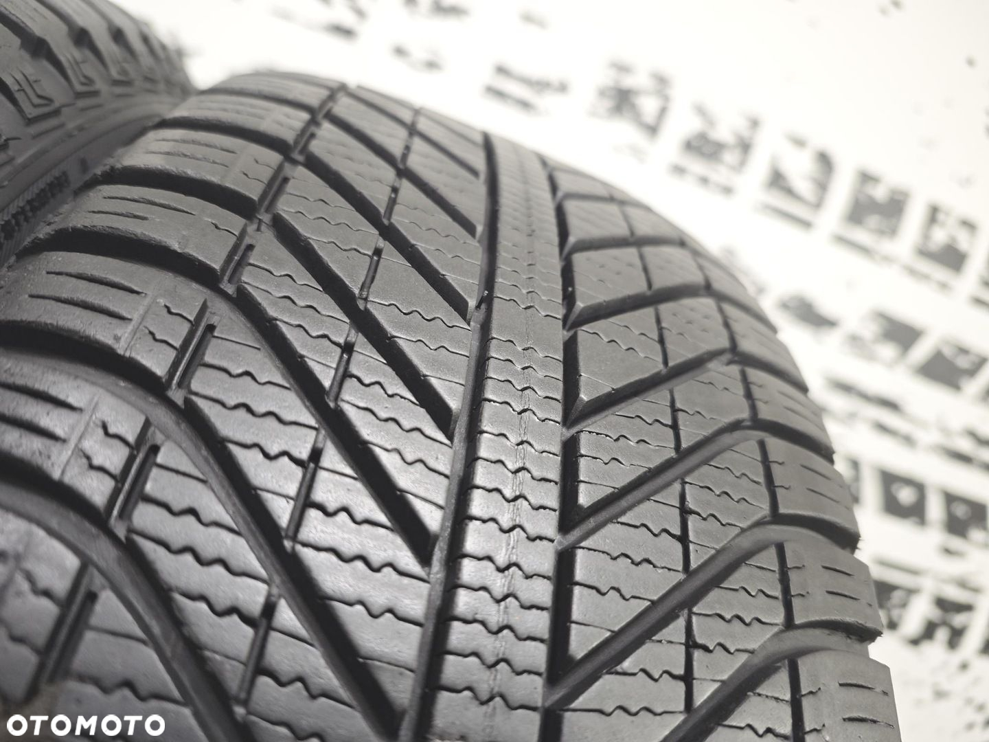 235/55r17 goodyear 2016 opony całoroczne 6,5mm 51423 - 2