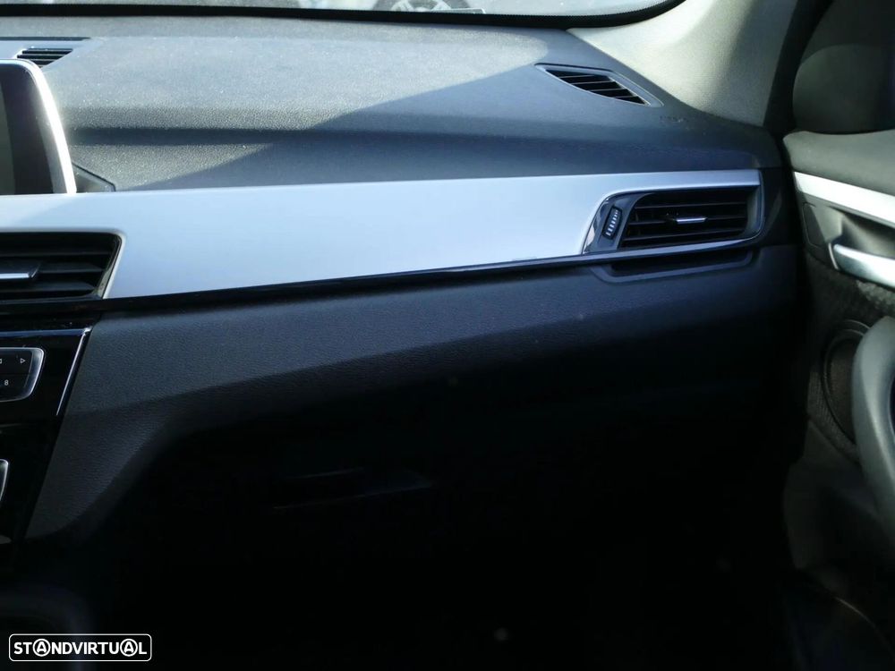 BMW X1 16 d sDrive Advantage - 37